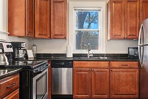 Historical Bungalow Near Csu & Old Town!