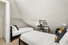 Historical Bungalow Near Csu & Old Town!