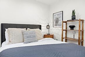 Elegant Old Town Charm – Walk to Csu and Downtown