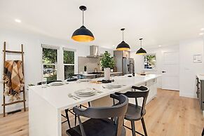 Elegant Old Town Charm – Walk to Csu and Downtown