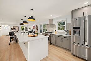 Elegant Old Town Charm – Walk to Csu and Downtown