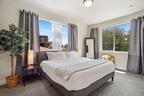 Swanky Townhome Near Old Town, Breweries and River
