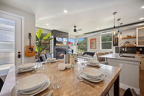 Swanky Townhome Near Old Town, Breweries and River