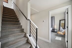 Swanky Townhome Near Old Town, Breweries and River