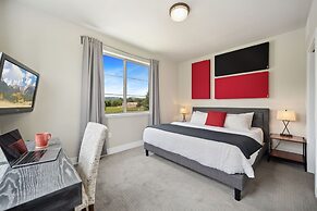 Swanky Townhome Near Old Town, Breweries and River