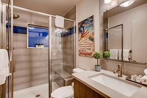 Elegant Townhome Near Old Town, Breweries and River!