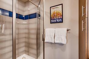 Elegant Townhome Near Old Town, Breweries and River!