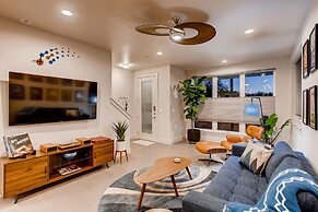 Elegant Townhome Near Old Town, Breweries and River!