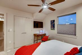 Elegant Townhome Near Old Town, Breweries and River!