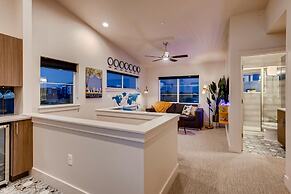 Elegant Townhome Near Old Town, Breweries and River!