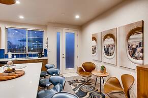 Elegant Townhome Near Old Town, Breweries and River!