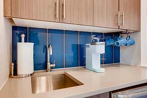 Elegant Townhome Near Old Town, Breweries and River!