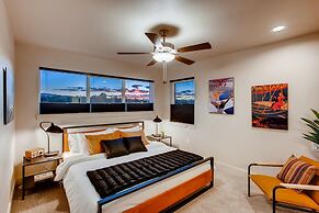 Elegant Townhome Near Old Town, Breweries and River!