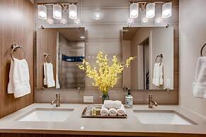 Elegant Townhome Near Old Town, Breweries and River!