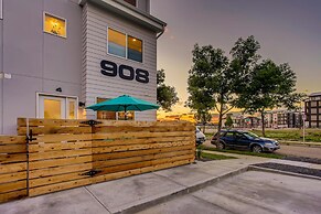 Elegant Townhome Near Old Town, Breweries and River!