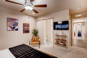 Elegant Townhome Near Old Town, Breweries and River!