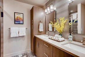 Elegant Townhome Near Old Town, Breweries and River!