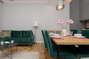 Warsaw 2 Bedrooms Apartment by Renters