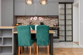 Warsaw 2 Bedrooms Apartment by Renters