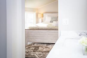 Couples Getaway | Walk to Unc | Free Cruiser Bikes