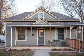 Couples Getaway | Walk to Unc | Free Cruiser Bikes