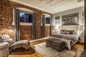 Elegant Loft-style Retreat in Old Firehouse Alley
