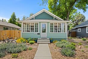 Downtown Abode W/ Hot Tub – Walk to Csu & Old Town