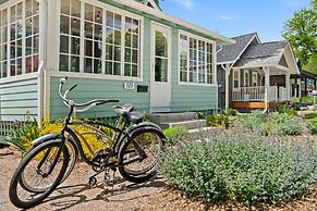 Downtown Abode W/ Hot Tub – Walk to Csu & Old Town