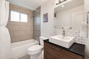 Comfortable Abode Near Historic Downtown