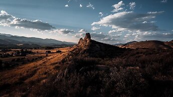 Comfortable Abode Near Historic Downtown