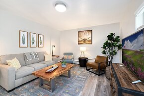 Gorgeous Condo in the Heart of Old Town