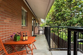 Gorgeous Condo in the Heart of Old Town