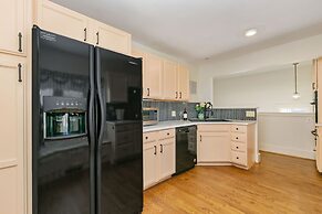 Mulberry Place: a Charming Cottage Near Old Town!