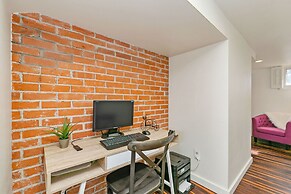 Mulberry Place: a Charming Cottage Near Old Town!