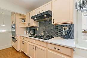 Mulberry Place: a Charming Cottage Near Old Town!