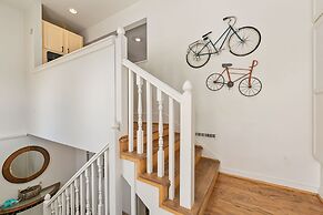 Mulberry Place: a Charming Cottage Near Old Town!