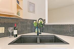 Mulberry Place: a Charming Cottage Near Old Town!