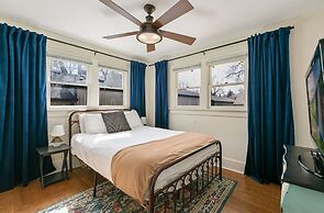 Mulberry Place: a Charming Cottage Near Old Town!