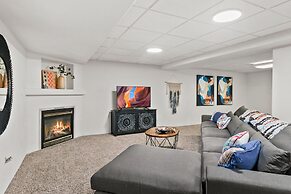 Scandinavian Chic – Hot Tub, Bikes and Lake Life!