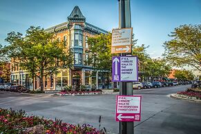 Old Town North Jewel! Near Breweries and River!