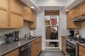 Old Town North Jewel! Near Breweries and River!