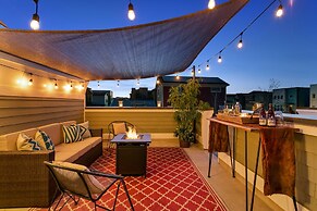 Old Town North Jewel! Near Breweries and River!