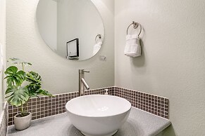 Old Town North Jewel! Near Breweries and River!