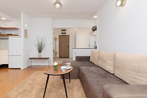 Warsaw Ochota Korotyńskiego by Renters