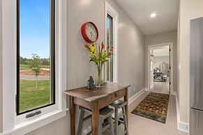 Spectacular Home in Peaceful Area Vineyard Views