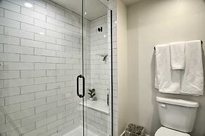 New! Chic Abode: Downtown Fort Collins