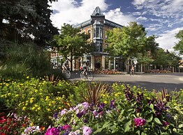 Hidden Gem – Brand New Curated Home W Pool Access