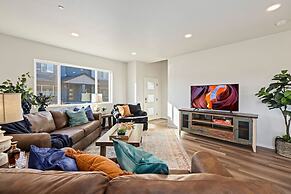 Hidden Gem – Brand New Curated Home W Pool Access