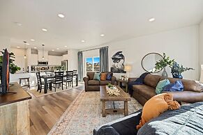 Hidden Gem – Brand New Curated Home W Pool Access