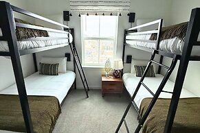 New Build W/ Great Backyard & Lake Access!